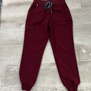 Figs Women’s Zamora Joggers. Size M. PO 4239 Burgundy. Style #W18SW2005